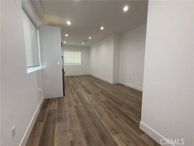 Foto del edificio - 5044 Laurel Canyon Blvd
