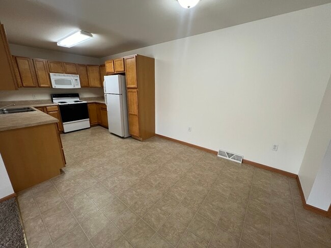 Building Photo - 1207 Temple Dr