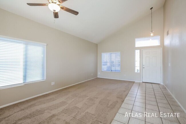 Foto del edificio - 4367 Sunrise Shores Ave