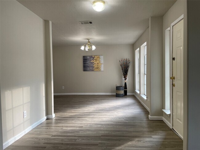 Foto del edificio - 6614 Amberfield Ln