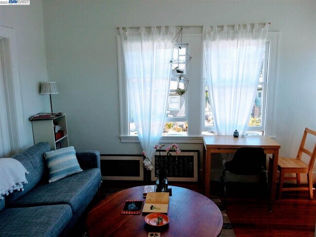 Foto del edificio - 4131 Shafter Ave
