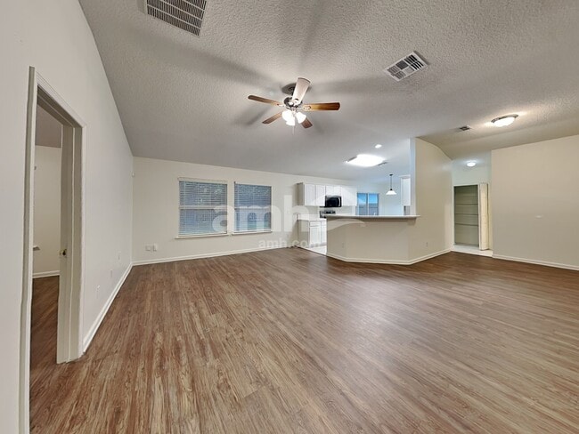 Foto del edificio - 867 Bonaparte Landing Blvd