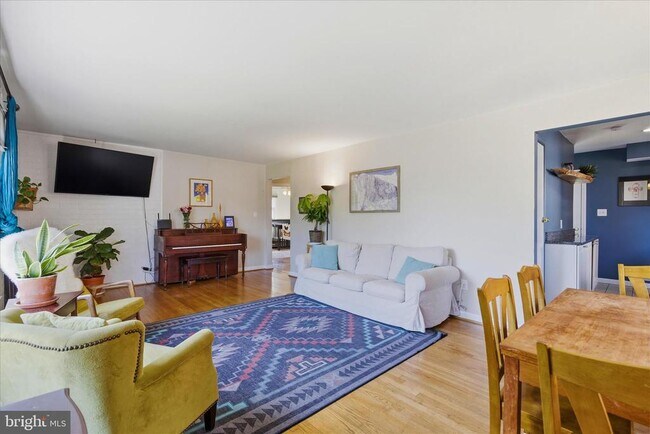 Foto del edificio - 6317 Jason St