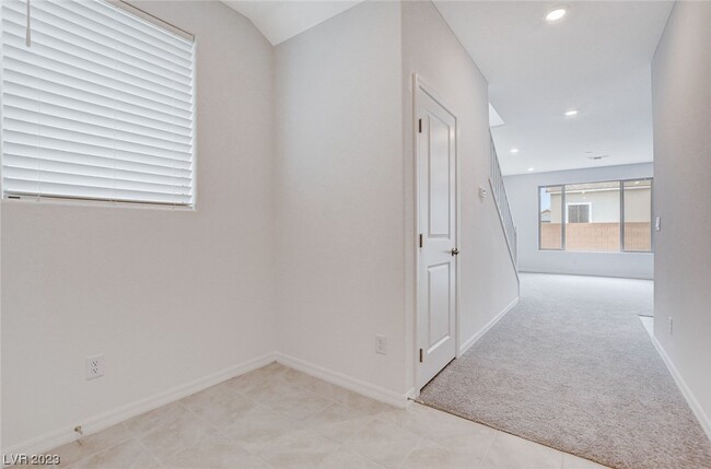 Building Photo - 10364 Dallington St