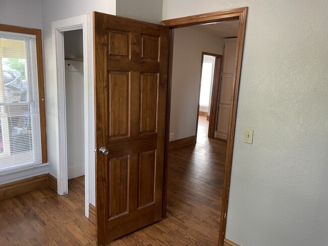 Foto del edificio - 513 E 2nd St