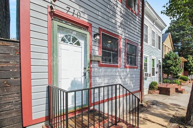 Photo - 710 N Patrick St House