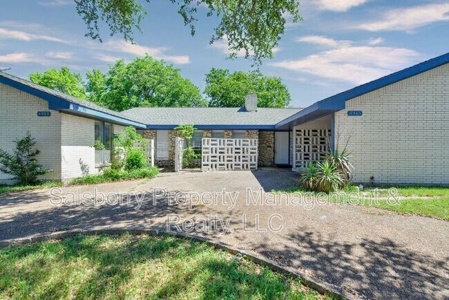 Photo - 4915 Westlake Drive House