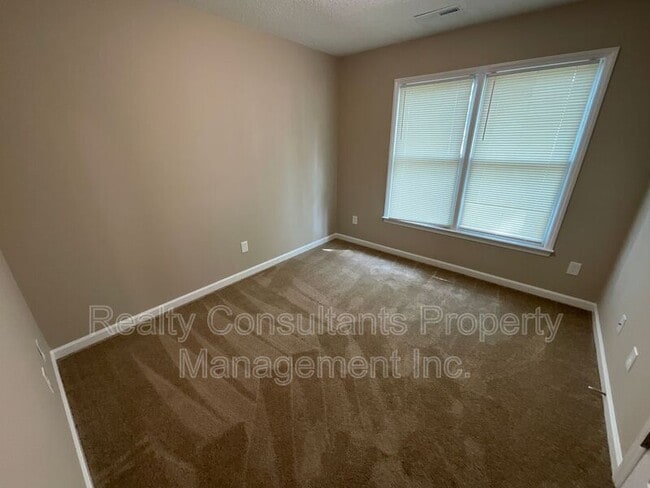 Building Photo - 2553 Old Mill Rd