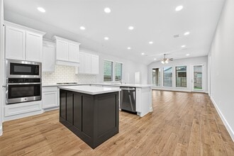 Building Photo - 14727 Band Tailed Pigeon Ct