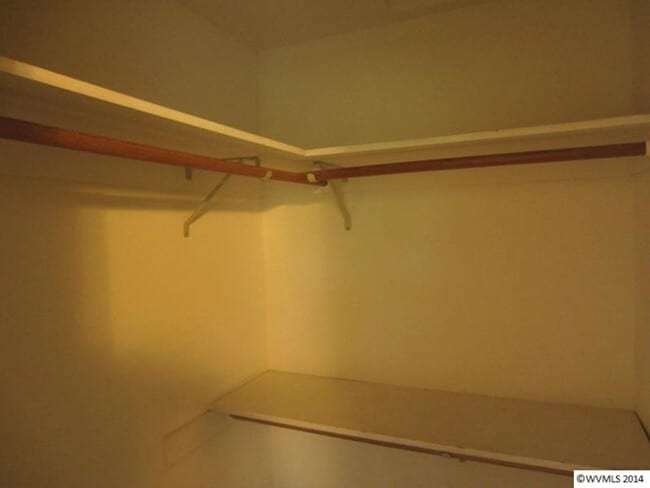 Building Photo - Triplex in Keizer