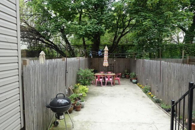 Foto del edificio - 34A Rochester Ave