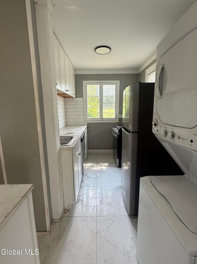 Foto del edificio - 2228 Guilderland Ave