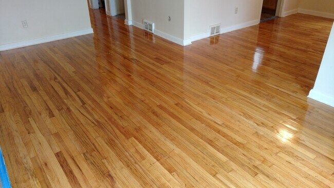 Living room - 15376 Kentfield St