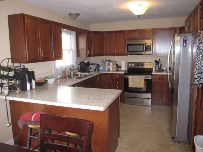 Foto del edificio - Spacious 4BR Home on Quiet Cul-de-Sac in Southwood with Private Fenced Yard