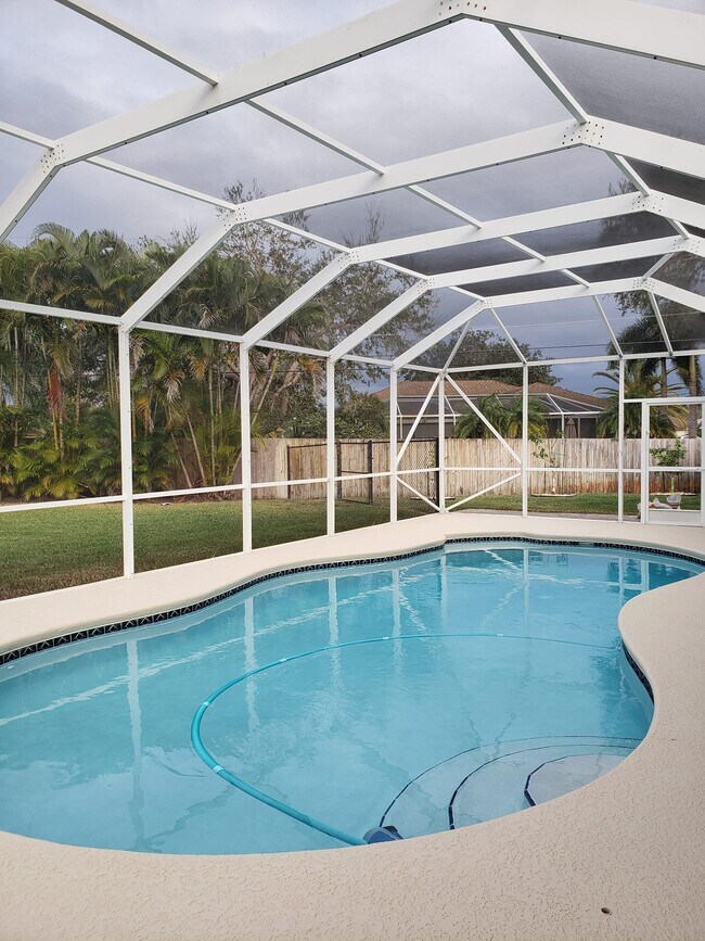 Foto del edificio - 158 SW S Danville Cir