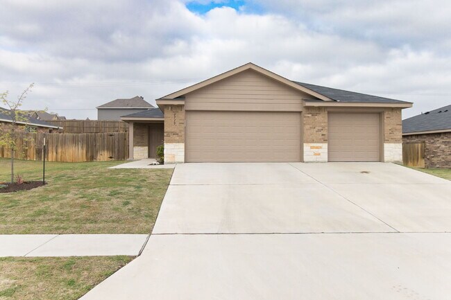 Foto del edificio - "Charming 3-Bedroom Retreat with 2 Baths and 1,760 Sq Ft of Comfort in Copperas Cove!"