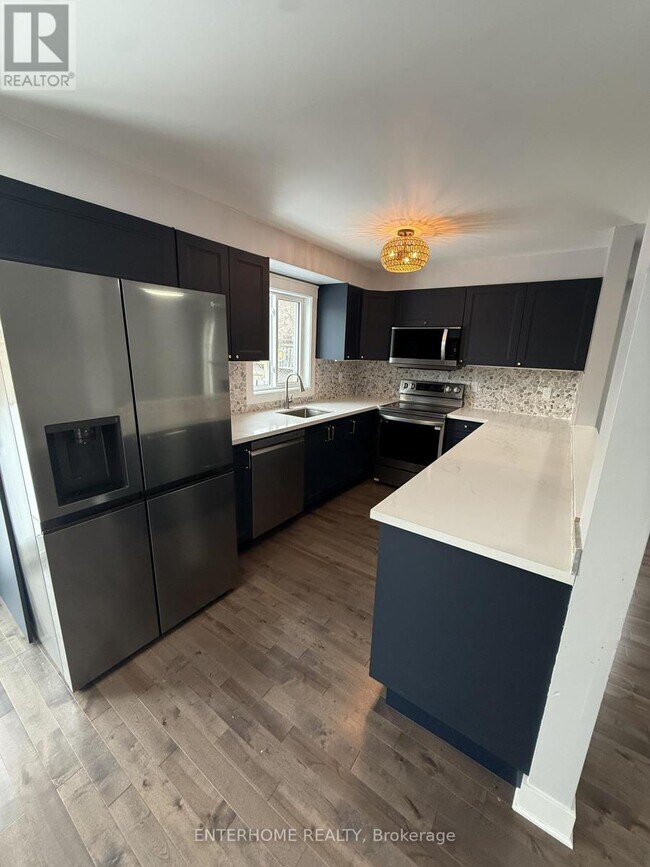 Building Photo - 127 Birchwood Dr