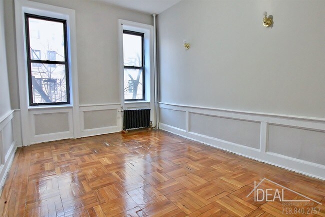 Building Photo - Charming Spacious 2 Bed with Closets