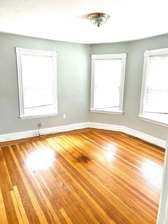 Building Photo - 31 Topliff St