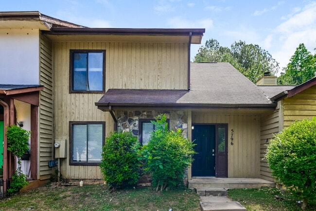 Building Photo - 5796 Trent Walk Dr