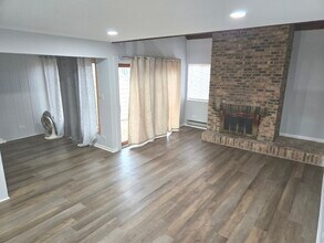 Building Photo - 3341 Beacon St