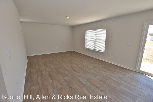 Building Photo - 4 br, 2.5 bath House - 114 Rockfall Way