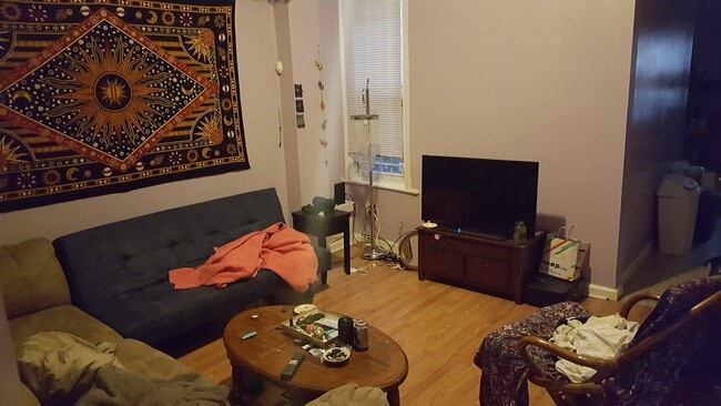 Building Photo - 2032 N Gratz