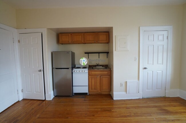 Building Photo - Great value one bedroom - Allston