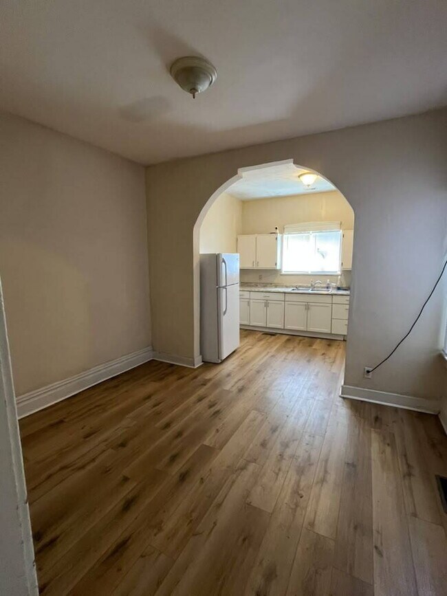 Foto del edificio - "Charming 1-Bedroom FIRST FLOOR Duplex in St. Louis City- Your Spacious 850 sq. ft. Retreat Await...