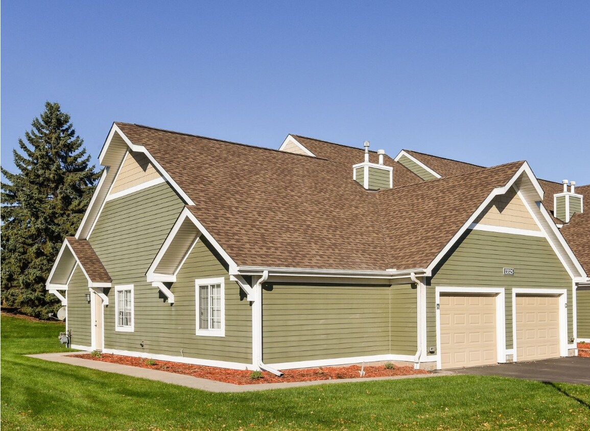 Bass Lake Hills Townhomes Apartments in Plymouth, MN