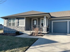 Building Photo - 8209 SE Maple Ct