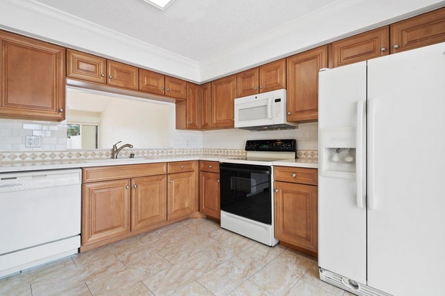 Building Photo - 12775 Spinnaker Ln