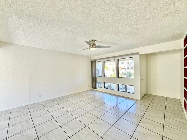 Foto del edificio - 433 Bradshaw E Ln