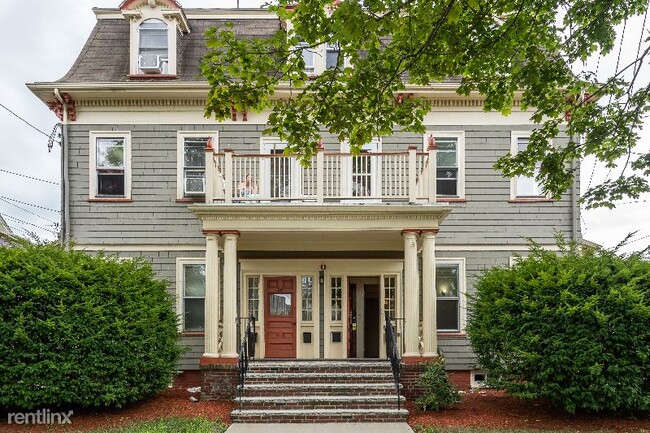 Building Photo - 4 br, 2 bath House - 28 Chesnut street