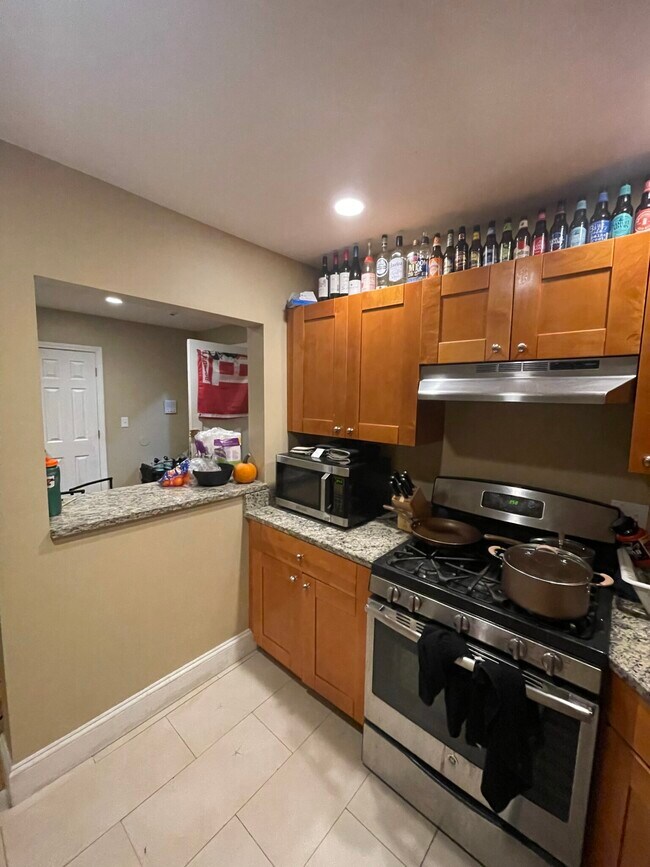 Building Photo - 76-78 Egmont St. Unit 5