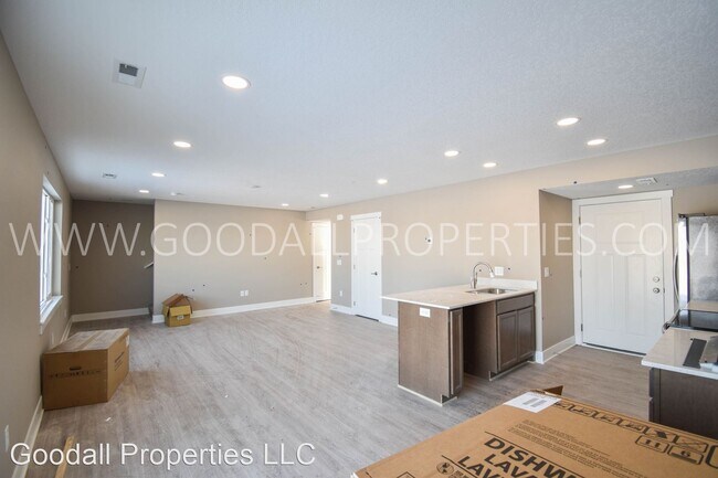 Foto del edificio - 3 br, 2.5 bath House - 2001 Adler Ct