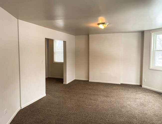 Building Photo - 607 Whitney Ave