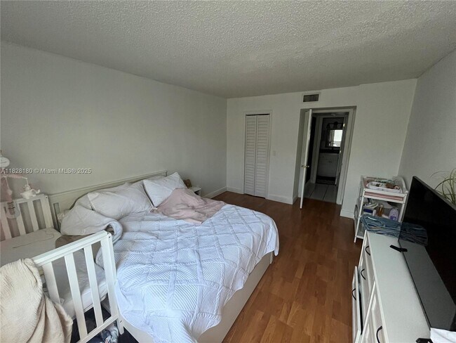 Foto del edificio - 8311 SW 142nd Ave