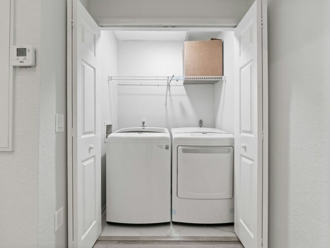 Building Photo - 8300 Elm Park Dr