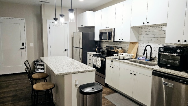 Building Photo - 4500 Swan Ave