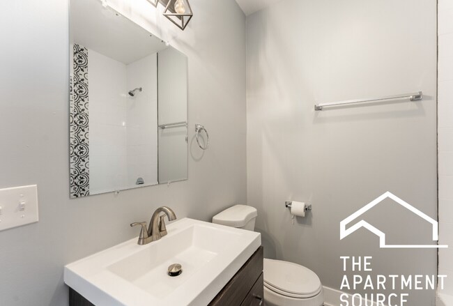 Foto del edificio - 1624 W Beach Ave