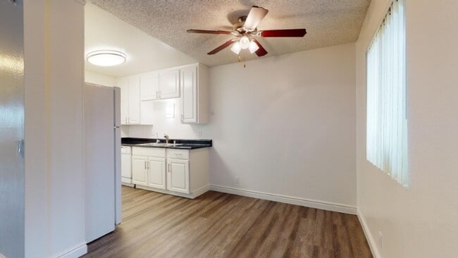 Building Photo - 180 Canyon Dr