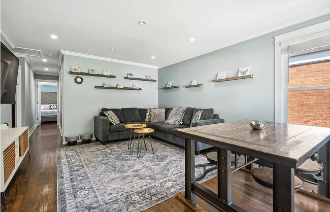 Building Photo - 2124 Seward St