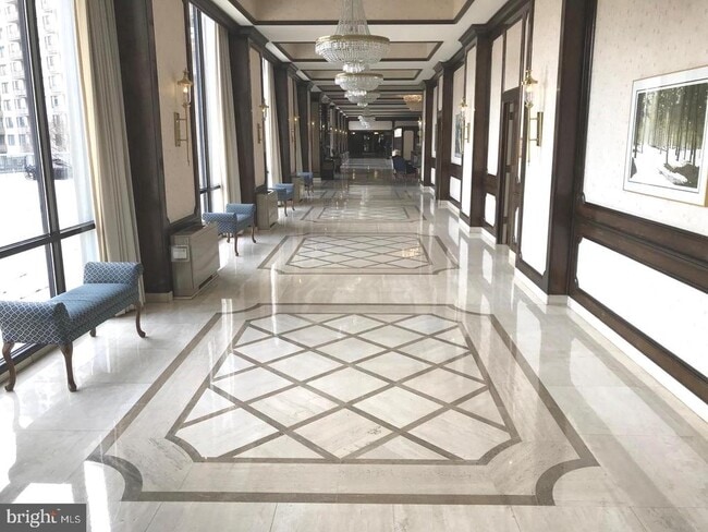 Foto del edificio - 5225 Pooks Hill Rd