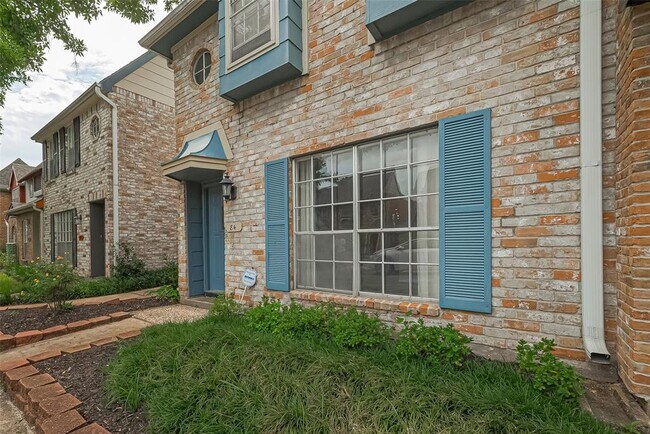 Foto del edificio - 11002 Hammerly Blvd
