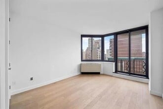 Building Photo - 303 E 60th St