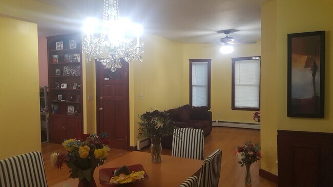 Foto del edificio - 8 Buttonwood St