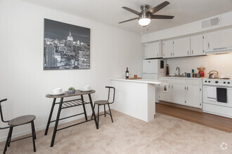 Towne Parc Apartments photo'