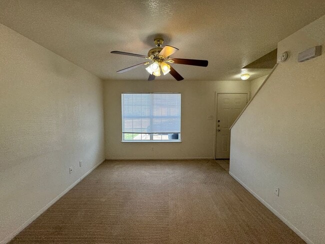Building Photo - 805 Leifester Cir