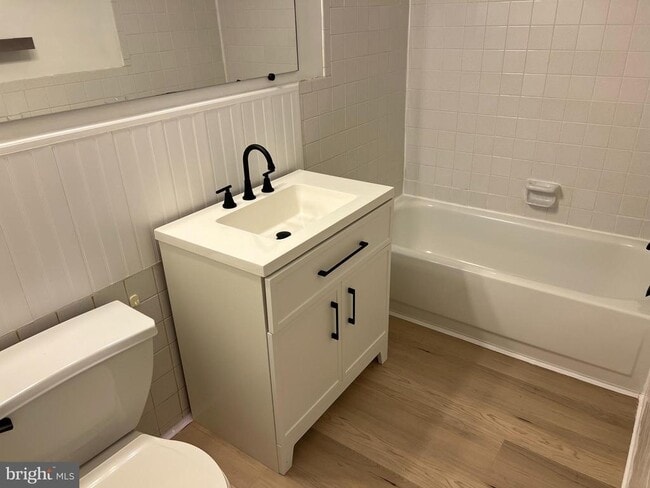 Foto del edificio - 46 Township Line Rd